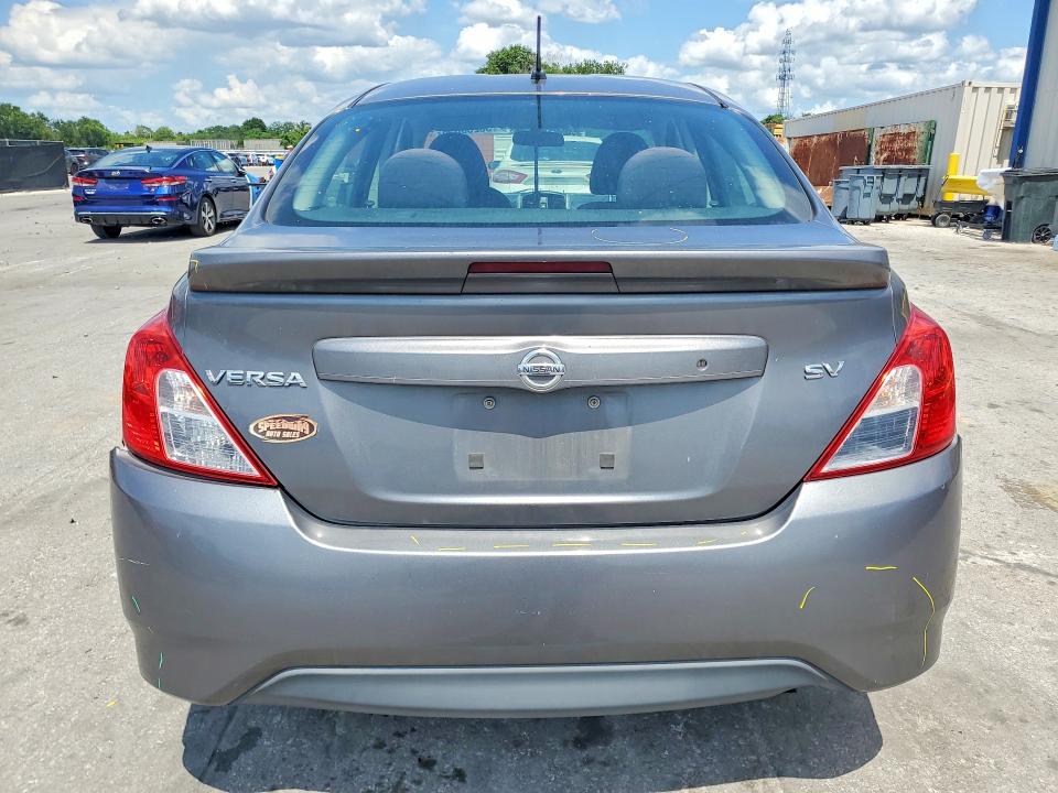 56250056 :رقم المزاد ، 3N1CN7AP0JL873063 vin ، 2018 Nissan Versa مزاد بيع