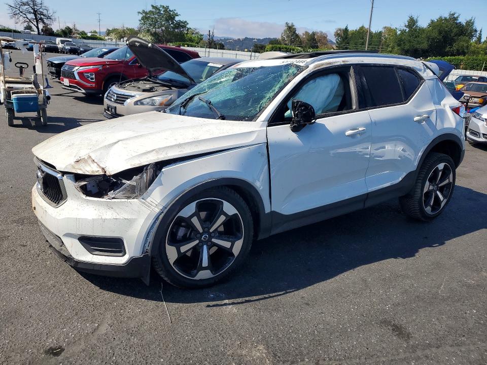 2020 Volvo Xc40 მანქანა იყიდება აუქციონზე, vin: YV4162UK1L2261198, აუქციონის ნომერი: 57712466