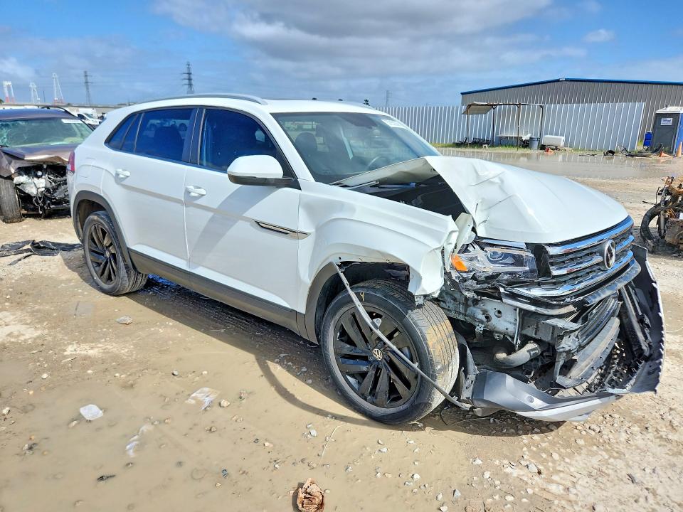 57632036 :رقم المزاد ، 1V2KC2CA7NC204220 vin ، 2022 Volkswagen Atlas Cross Sport مزاد بيع