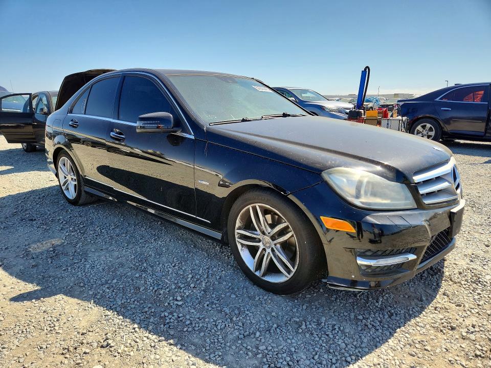 Продажа на аукционе авто 2012 Mercedes-benz C, vin: WDDGF4HB4CR221603, номер лота: 57273016