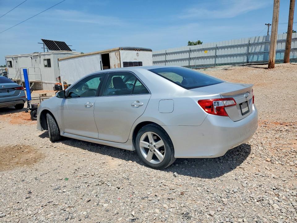 59121776 :رقم المزاد ، 4T1BF1FK1EU750752 vin ، 2014 Toyota Camry مزاد بيع