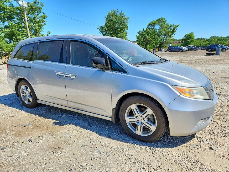 55837046 :رقم المزاد ، 5FNRL5H99DB017286 vin ، 2013 Honda Odyssey مزاد بيع