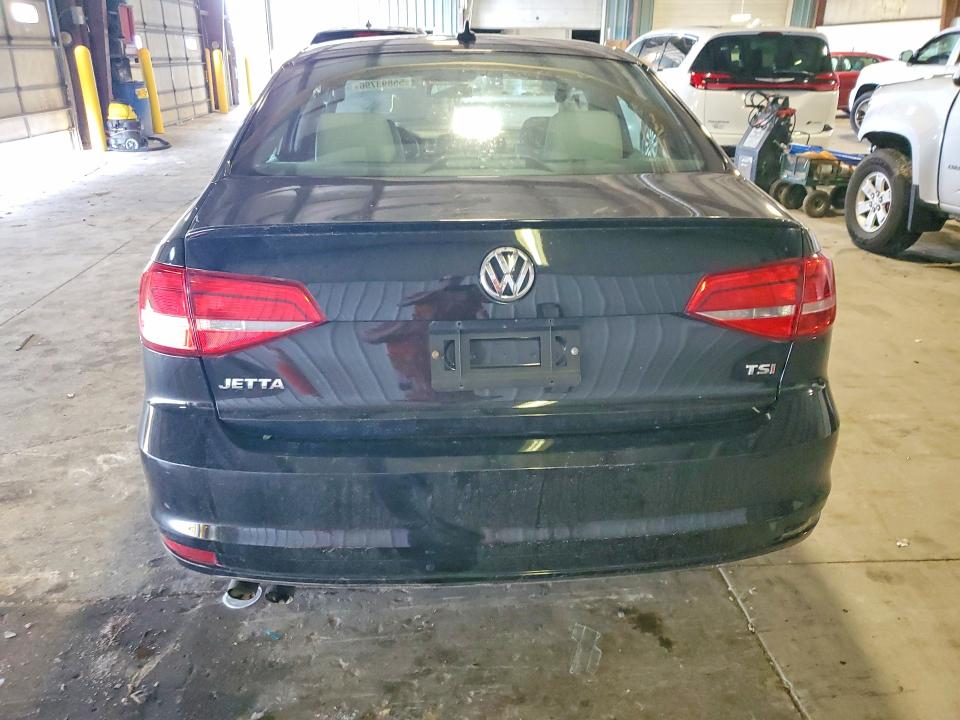 55893796 :رقم المزاد ، 3VWB17AJ0FM341049 vin ، 2015 Volkswagen Jetta مزاد بيع