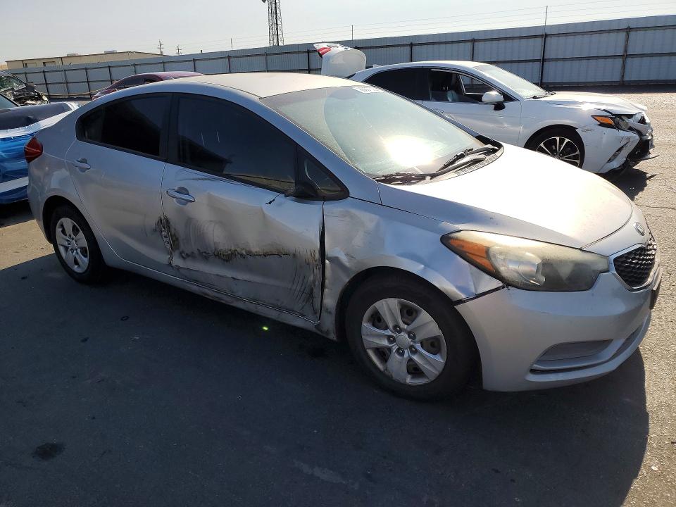 2015 Kia Forte მანქანა იყიდება აუქციონზე, vin: KNAFK4A61F5426142, აუქციონის ნომერი: 85607535