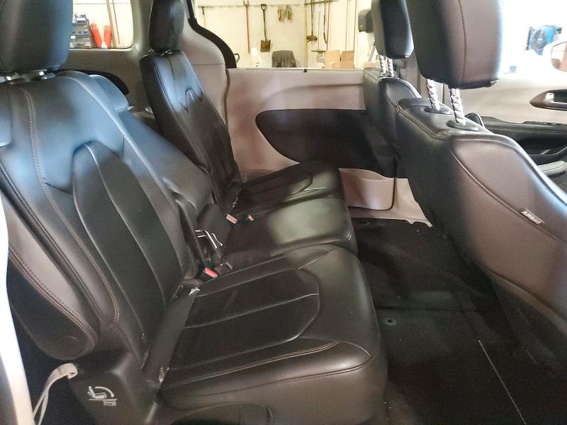 56407016 :رقم المزاد ، 2C4RC1BG4HR823451 vin ، 2017 Chrysler Pacifica مزاد بيع