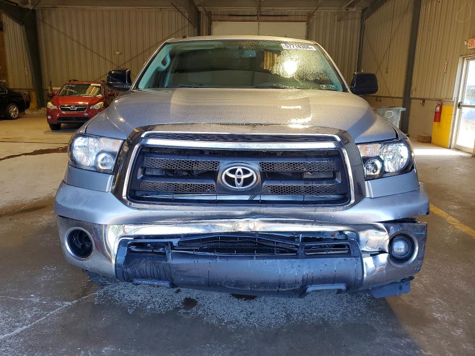 57718306 :رقم المزاد ، 5TFEY5F18CX116246 vin ، 2012 Toyota Tundra مزاد بيع