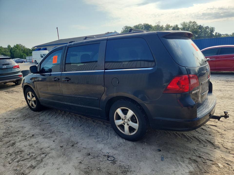 2011 Volkswagen Routan მანქანა იყიდება აუქციონზე, vin: 2V4RW3DG8BR717680, აუქციონის ნომერი: 85988505