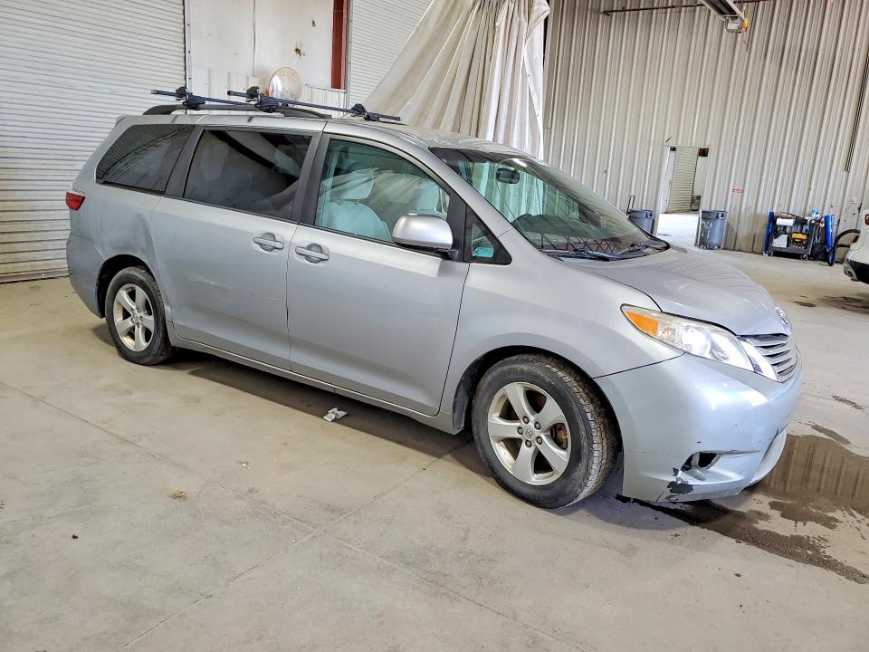 2015 Toyota Sienna მანქანა იყიდება აუქციონზე, vin: 5TDKK3DC4FS688972, აუქციონის ნომერი: 57300196