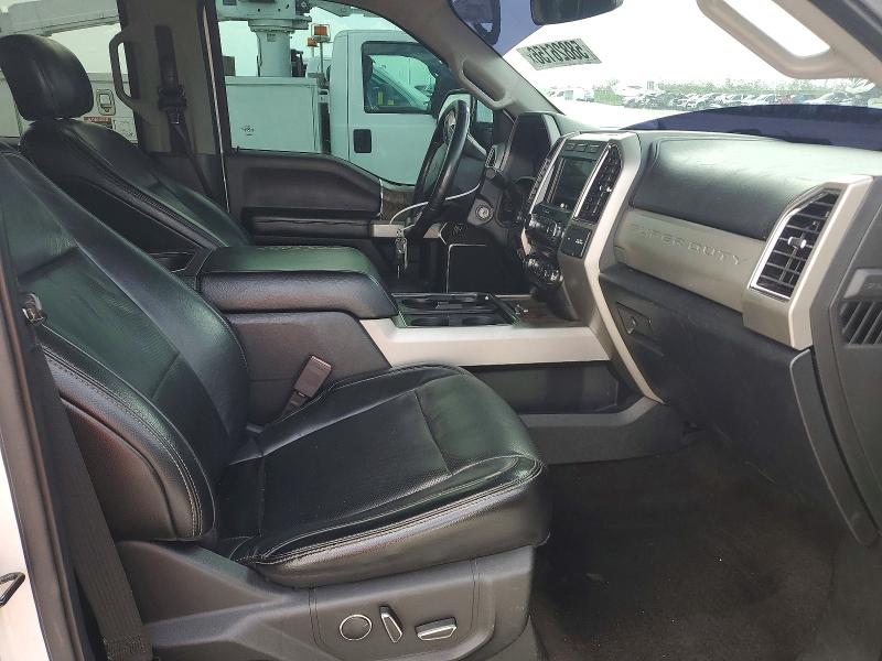 58826156 :رقم المزاد ، 1FT8W3DT0JEC38104 vin ، 2018 Ford F350 مزاد بيع