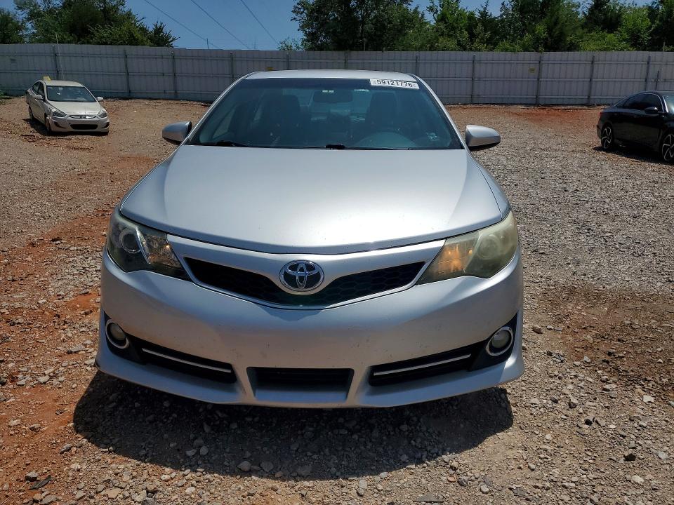 59121776 :رقم المزاد ، 4T1BF1FK1EU750752 vin ، 2014 Toyota Camry مزاد بيع