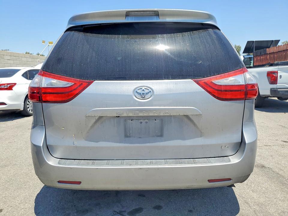 57507696 :رقم المزاد ، 5TDKK3DC9FS552336 vin ، 2015 Toyota Sienna مزاد بيع