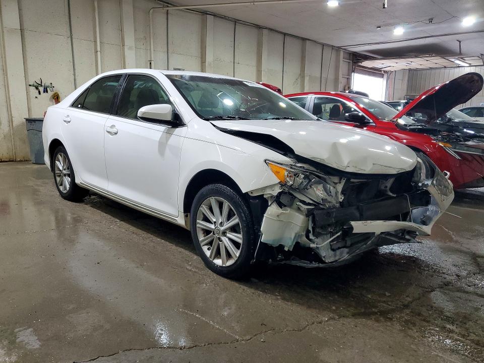 55493036 :رقم المزاد ، 4T1BF1FK2EU388169 vin ، 2014 Toyota Camry مزاد بيع