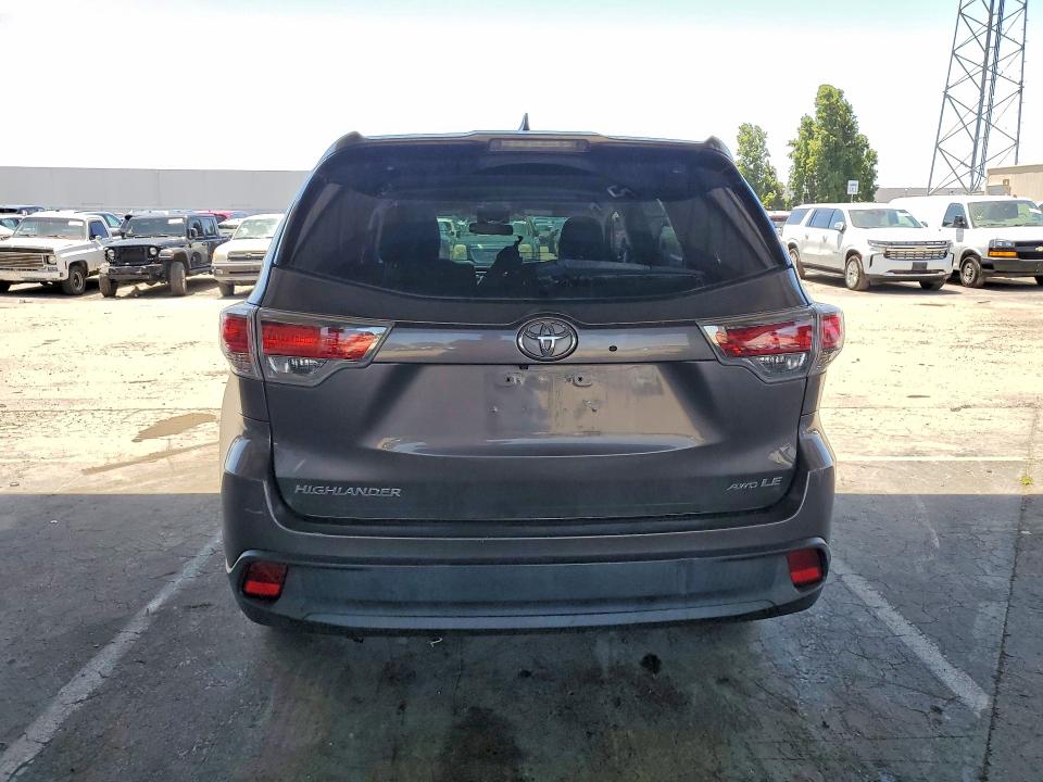 55678096 :رقم المزاد ، 5TDBKRFH9FS170318 vin ، 2015 Toyota Highlander مزاد بيع