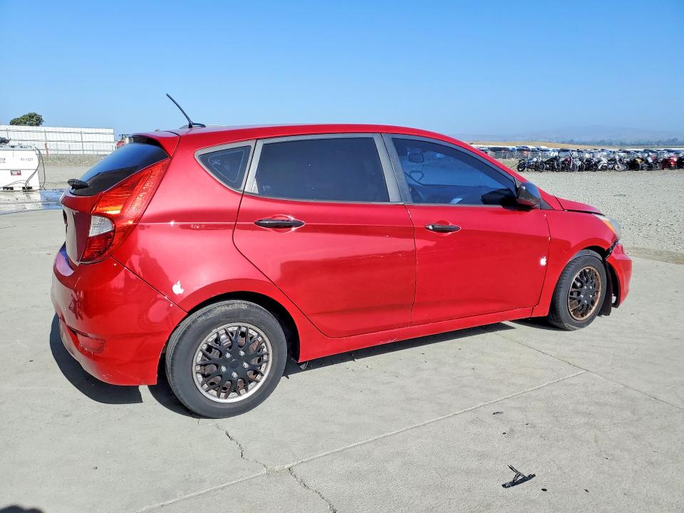 55813616 :رقم المزاد ، KMHCT5AE6FU213205 vin ، 2015 Hyundai Accent مزاد بيع