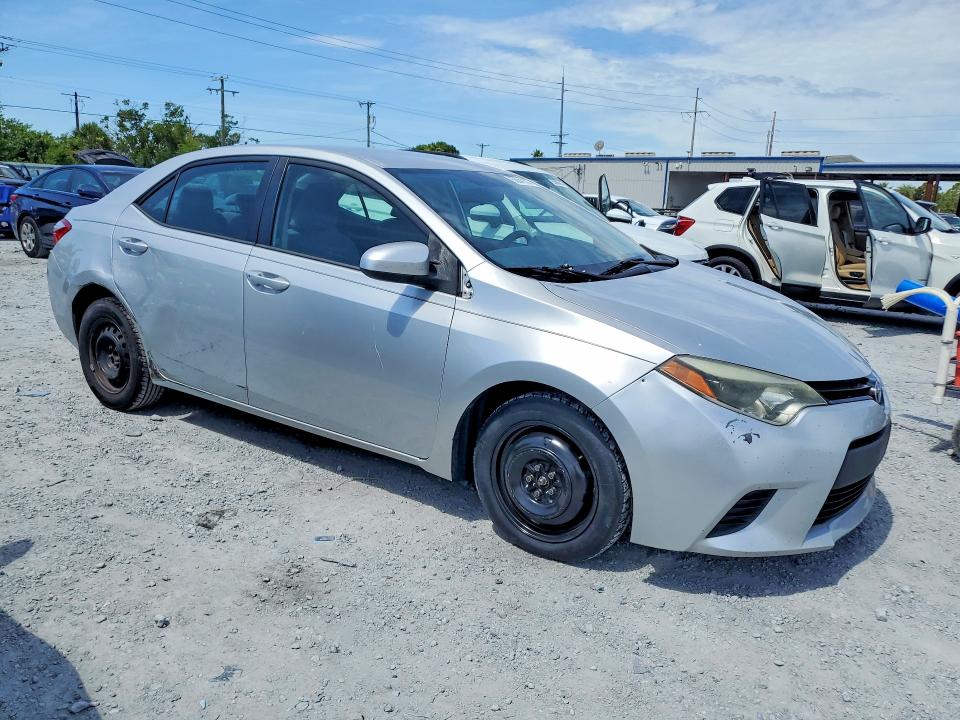 56641106 :رقم المزاد ، 2T1BURHEXFC390167 vin ، 2015 Toyota Corolla مزاد بيع