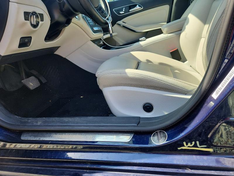 58588446 :رقم المزاد ، WDDSJ4EB5JN612230 vin ، 2018 Mercedes-benz Cla مزاد بيع