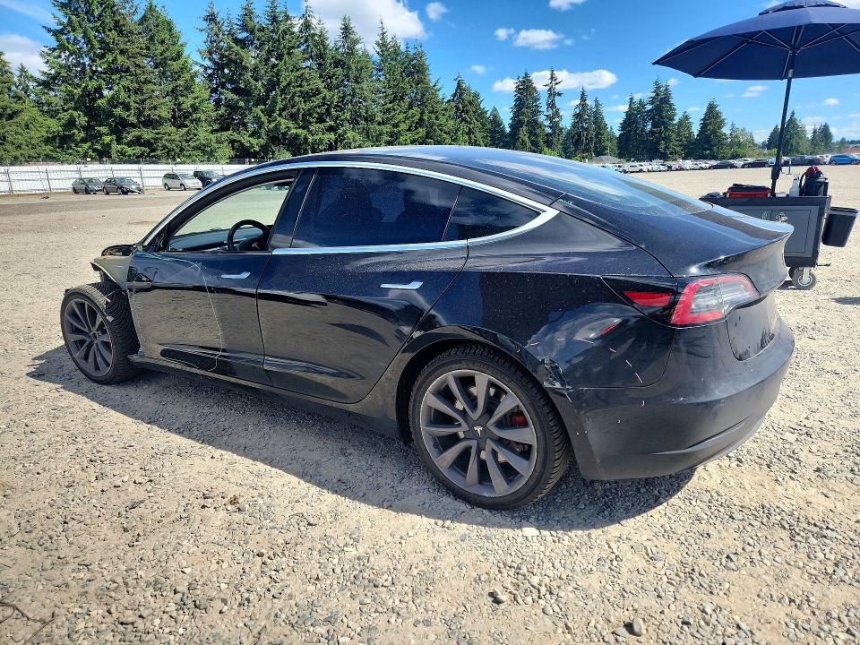Продажа на аукционе авто 2018 Tesla Model 3, vin: 5YJ3E1EB4JF110843, номер лота: 55951996