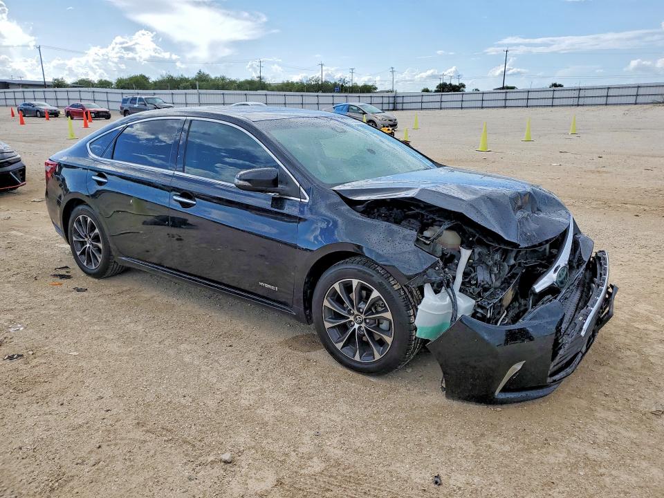 57366246 :رقم المزاد ، 4T1BD1EB3JU063578 vin ، 2018 Toyota Avalon Hybrid مزاد بيع