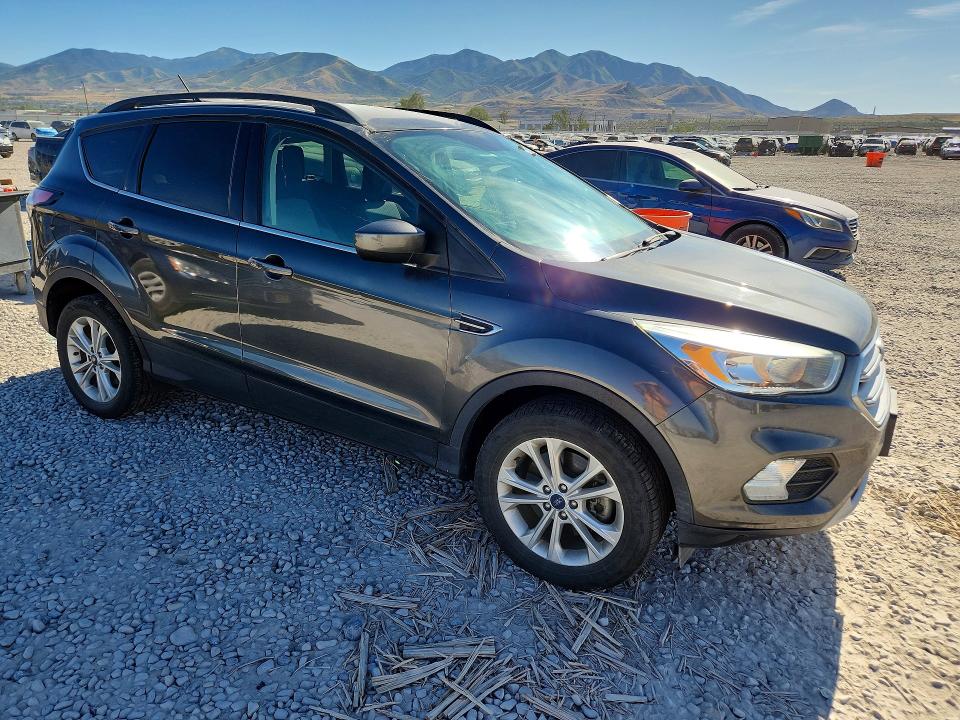 56853226 :رقم المزاد ، 1FMCU9GD3JUA99479 vin ، 2018 Ford Escape مزاد بيع