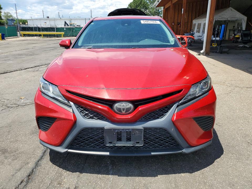 54857956 :رقم المزاد ، 4T1B11HK5KU192041 vin ، 2019 Toyota Camry مزاد بيع
