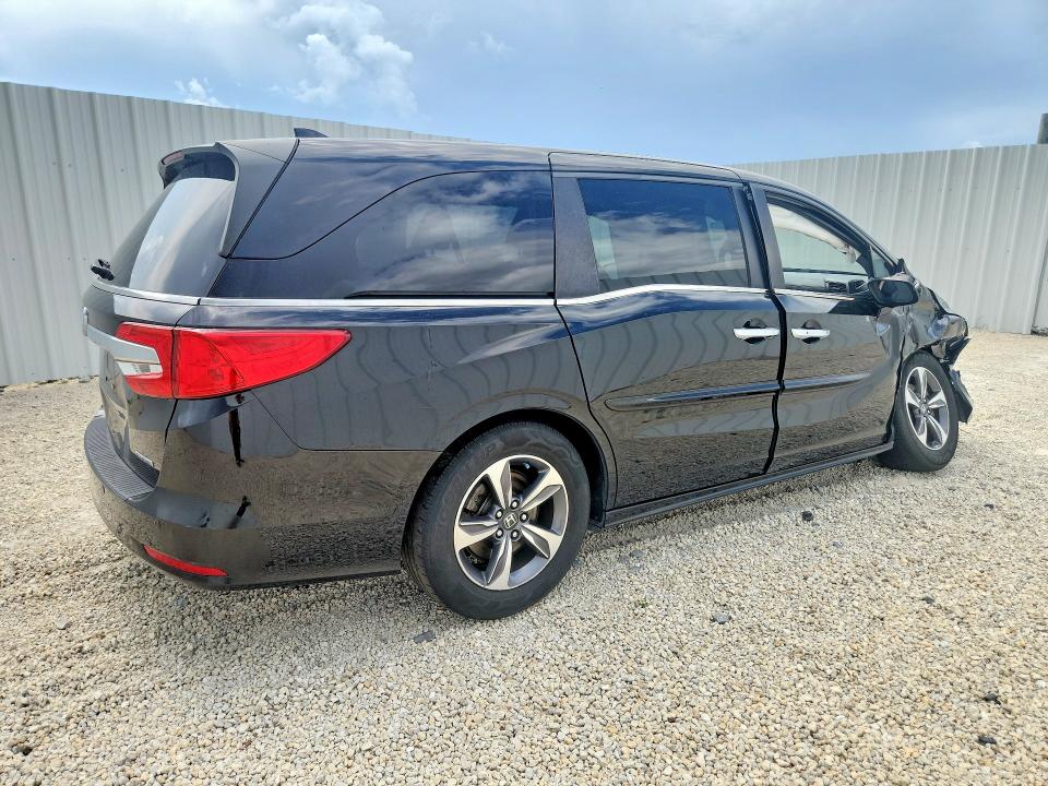 57668856 :رقم المزاد ، 5FNRL6H89JB032167 vin ، 2018 Honda Odyssey مزاد بيع