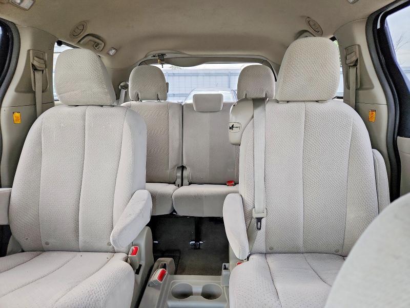 2011 Toyota Sienna Fwd W/7-passe მანქანა იყიდება აუქციონზე, vin: 5TDKK3DC2BS170952, აუქციონის ნომერი: 56671966