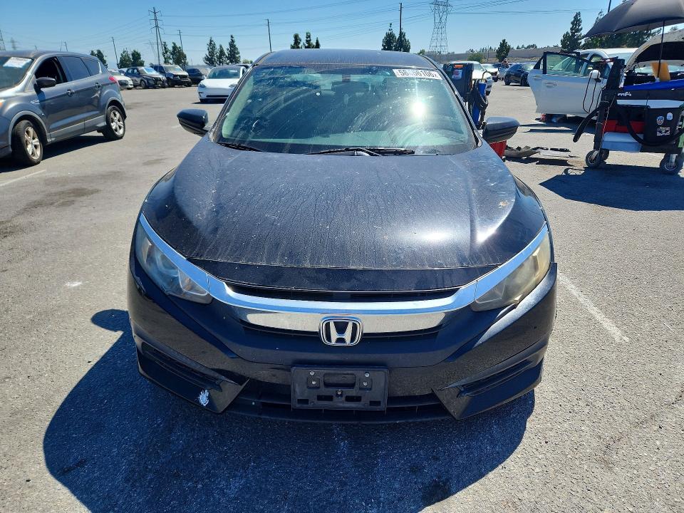 58466106 :رقم المزاد ، 2HGFC2F51HH558139 vin ، 2017 Honda Civic مزاد بيع