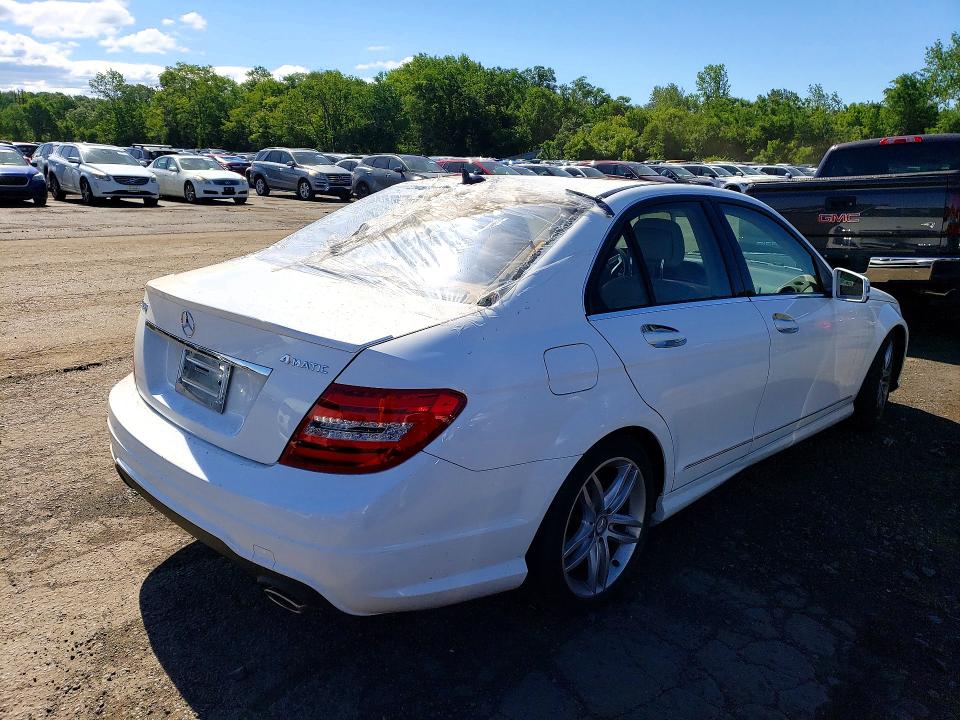 2013 Mercedes-benz C მანქანა იყიდება აუქციონზე, vin: WDDGF8AB2DG136581, აუქციონის ნომერი: 56337136