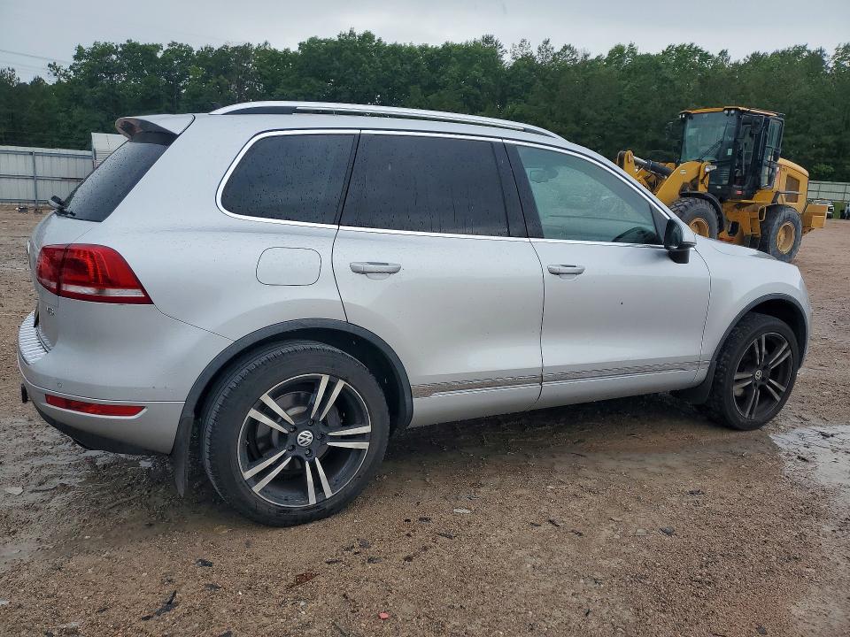 56323956 :رقم المزاد ، WVGFF9BP2CD002994 vin ، 2012 Volkswagen Touareg مزاد بيع