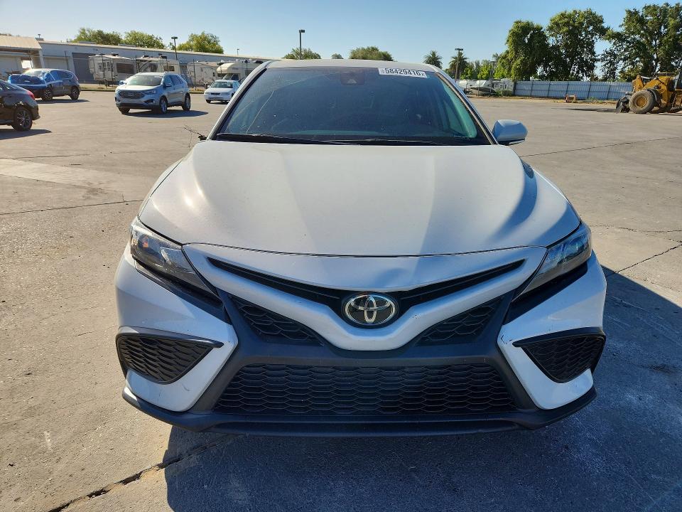 58429416 :رقم المزاد ، 4T1T11AK2PU130473 vin ، 2023 Toyota Camry مزاد بيع