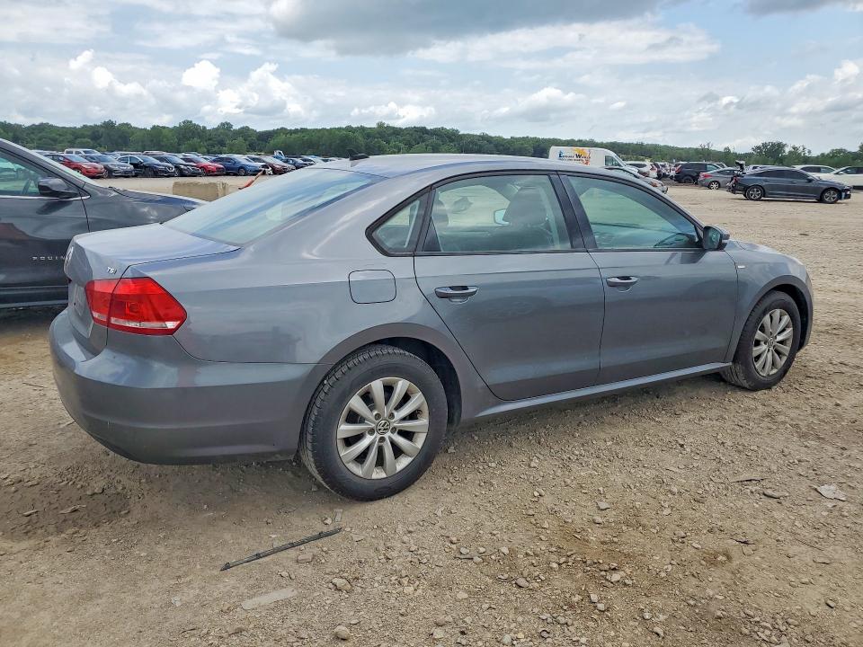 57113276 :رقم المزاد ، 1VWAT7A31FC043764 vin ، 2015 Volkswagen Passat مزاد بيع