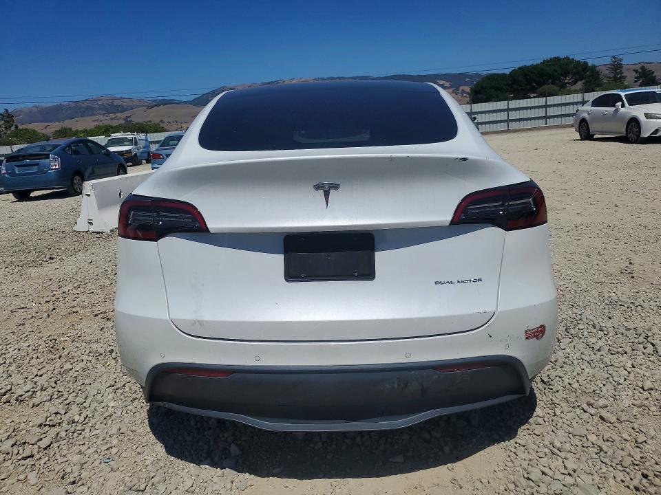 57074636 :رقم المزاد ، 5YJYGDEE1MF263146 vin ، 2021 Tesla Model Y مزاد بيع