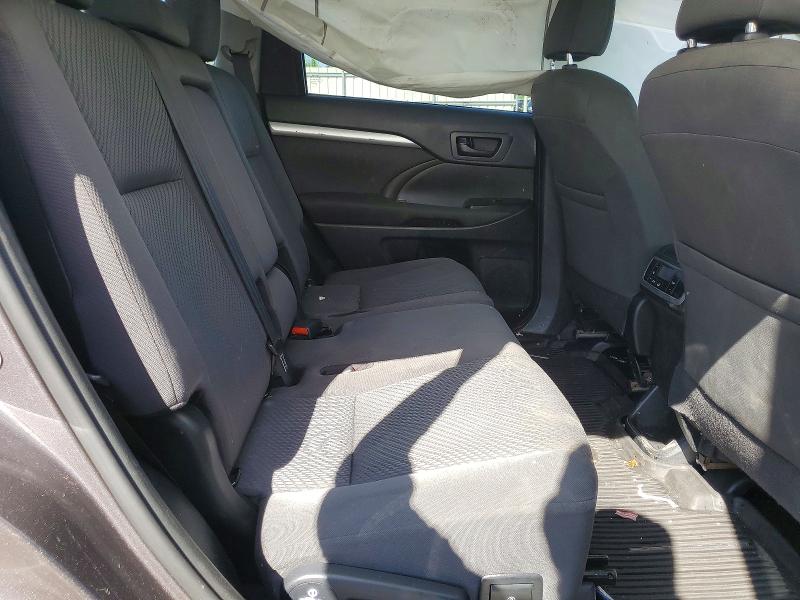 55307226 :رقم المزاد ، 5TDBZRFH9KS747483 vin ، 2019 Toyota Highlander مزاد بيع