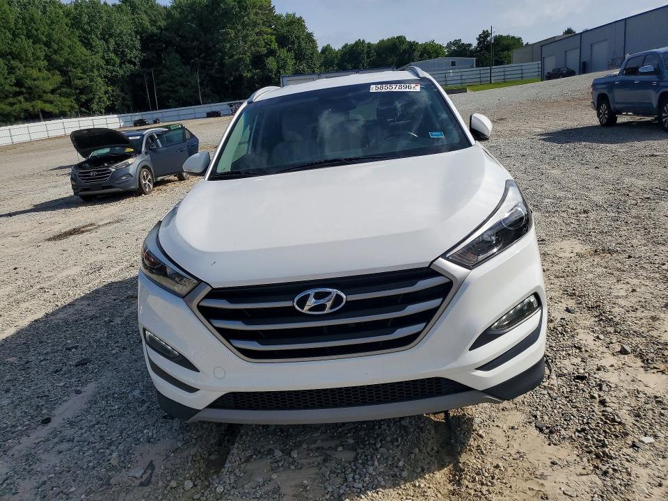 58557896 :رقم المزاد ، KM8J33AL7JU774418 vin ، 2018 Hyundai Tucson مزاد بيع