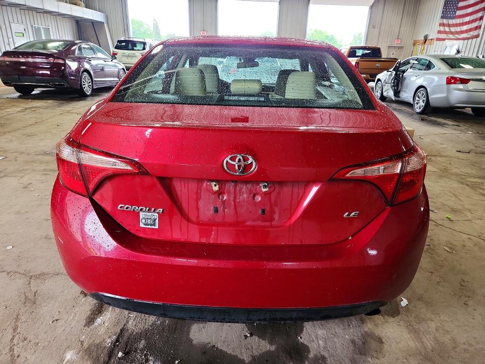 55965226 :رقم المزاد ، 2T1BURHE8HC898902 vin ، 2017 Toyota Corolla مزاد بيع