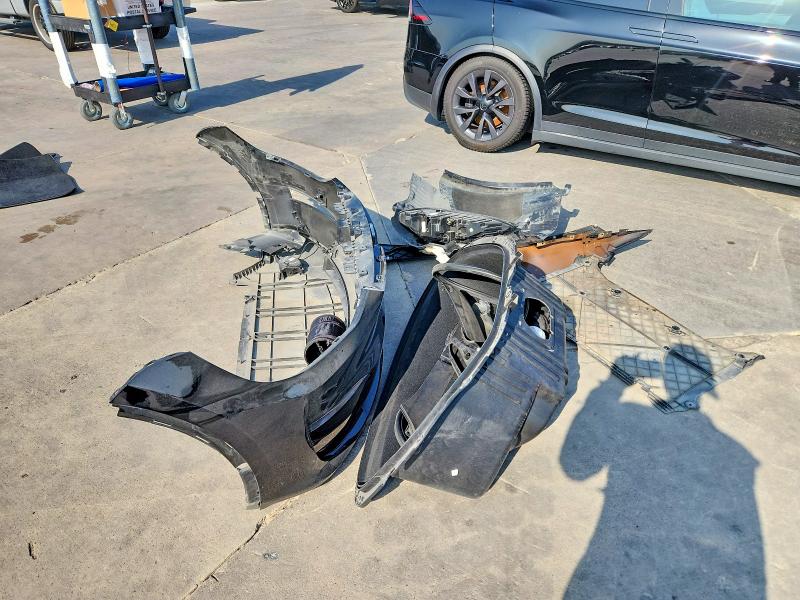 58274796 :رقم المزاد ، 7SAXCDE54PF385322 vin ، 2023 Tesla X مزاد بيع
