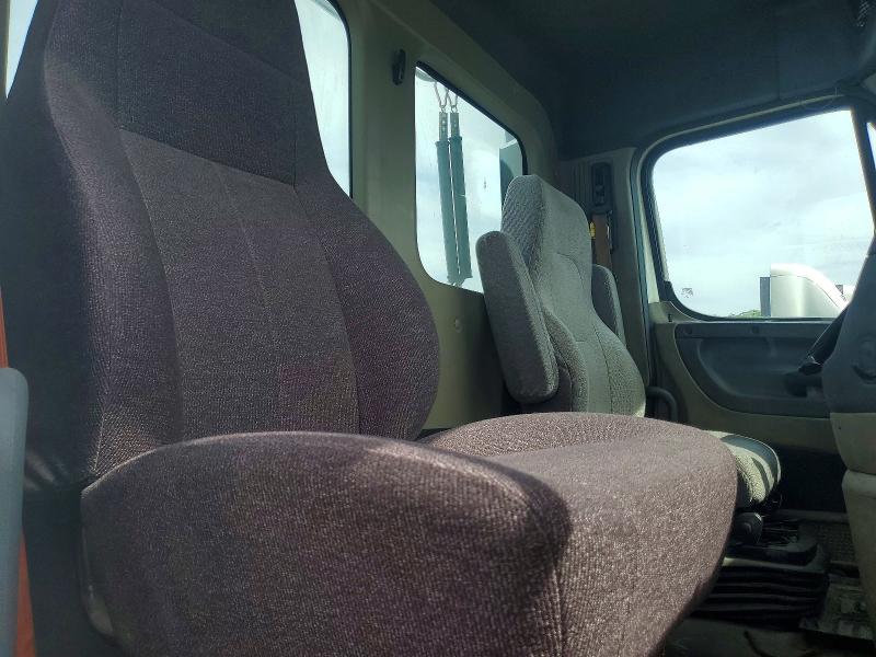 Продаж на аукціоні авто 2017 Freightliner Cascadia 113, vin: 3AKBGADVXHSJD0578, номер лоту: 54437026