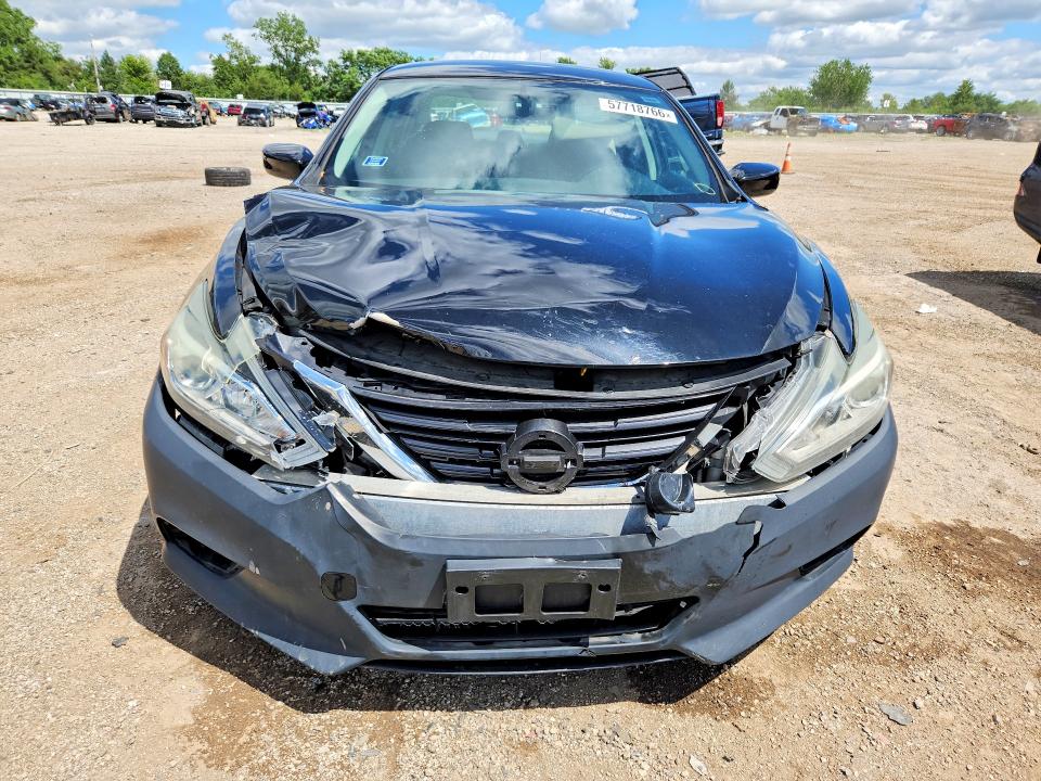57718766 :رقم المزاد ، 1N4AL3AP8JC104489 vin ، 2018 Nissan Altima مزاد بيع