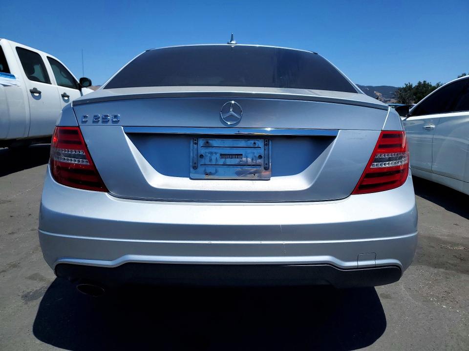 Продажа на аукционе авто 2012 Mercedes-benz C, vin: WDDGF4HB3CR234858, номер лота: 57308126