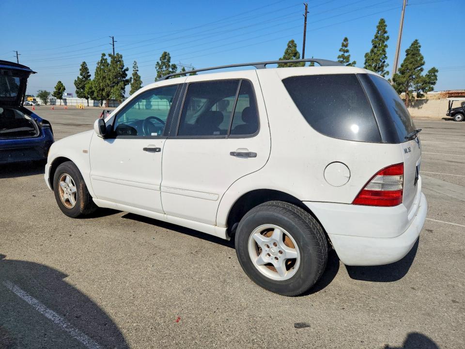 2000 Mercedes-benz Ml მანქანა იყიდება აუქციონზე, vin: 4JGAB54E8YA152692, აუქციონის ნომერი: 55596176