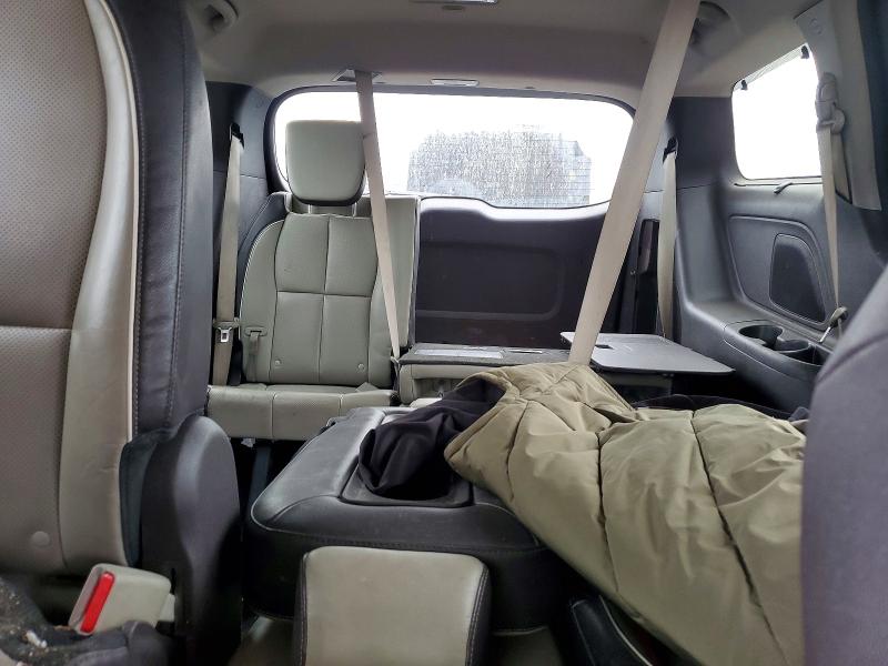 56655826 :رقم المزاد ، KNDME5C13H6272006 vin ، 2017 Kia Sedona مزاد بيع