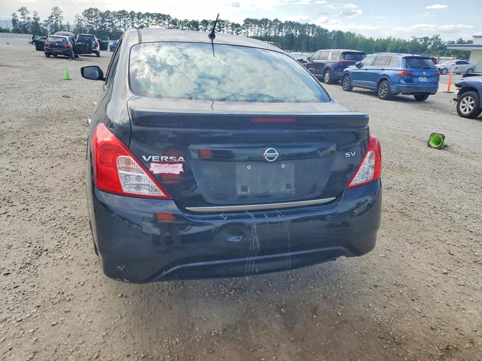 55506116 :رقم المزاد ، 3N1CN7AP6HL885826 vin ، 2017 Nissan Versa مزاد بيع