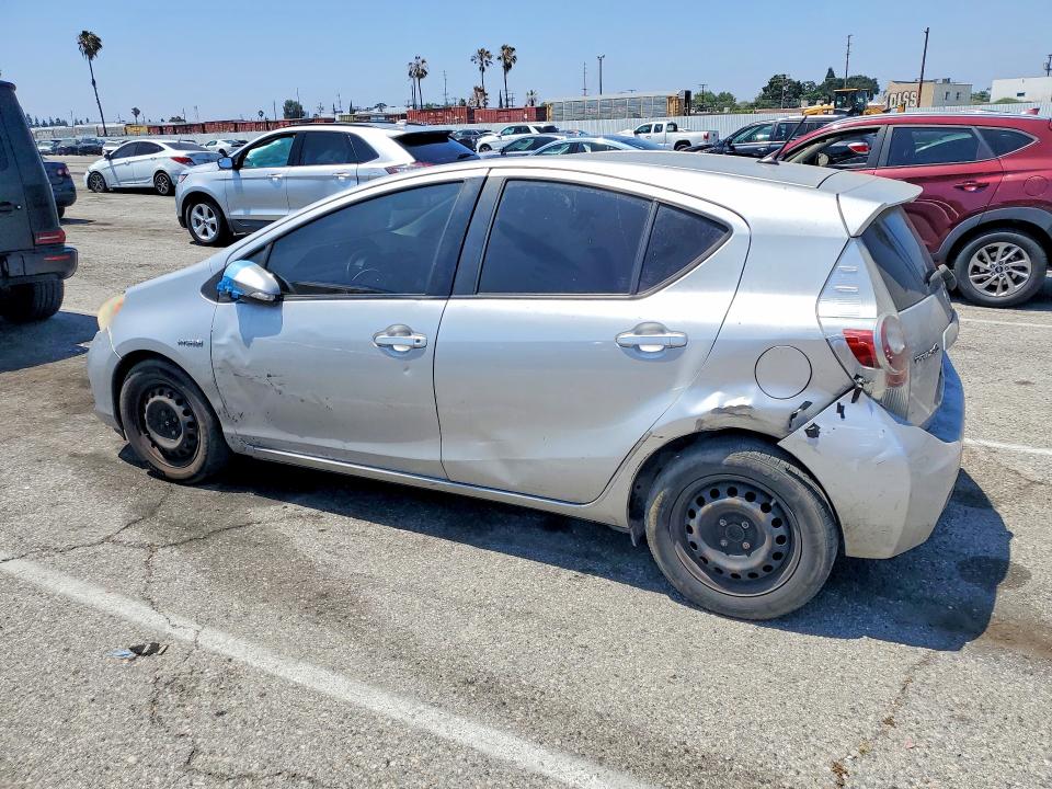 55472816 :رقم المزاد ، JTDKDTB36D1531029 vin ، 2013 Toyota Prius C مزاد بيع