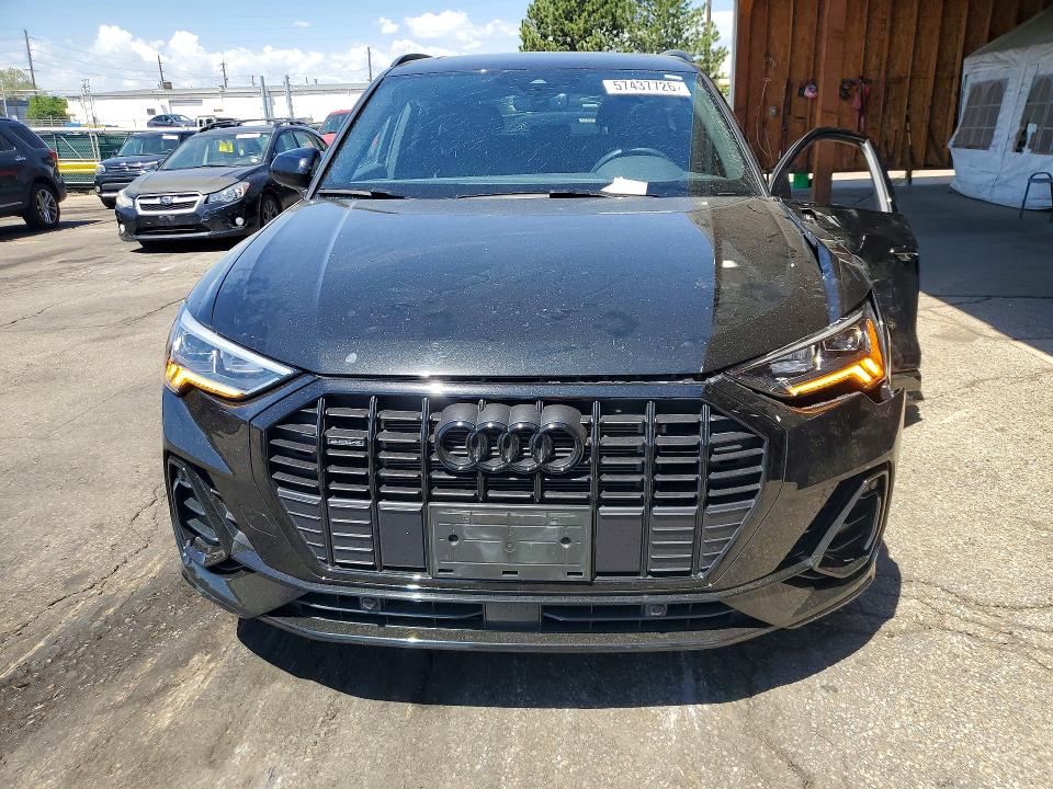 57437726 :رقم المزاد ، WA1DECF38P1140947 vin ، 2023 Audi Q3 مزاد بيع