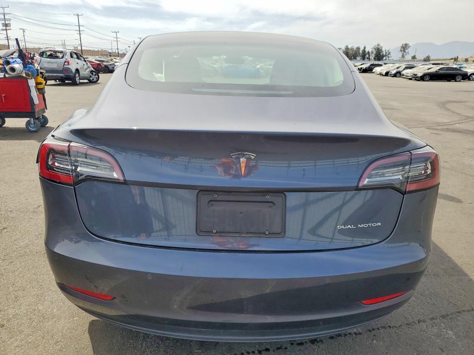56892266 :رقم المزاد ، 5YJ3E1EBXNF323012 vin ، 2022 Tesla Model 3 مزاد بيع