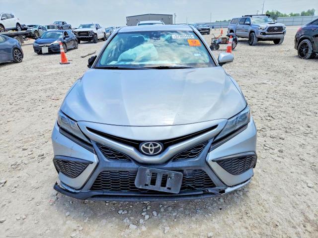 2022 Toyota Camry მანქანა იყიდება აუქციონზე, vin: 4T1G11AK7NU004401, აუქციონის ნომერი: 57905486