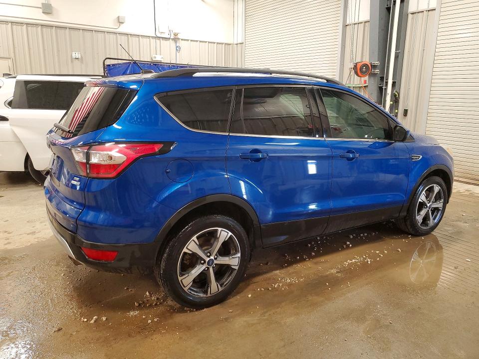 58300486 :رقم المزاد ، 1FMCU9G98HUD93529 vin ، 2017 Ford Escape مزاد بيع