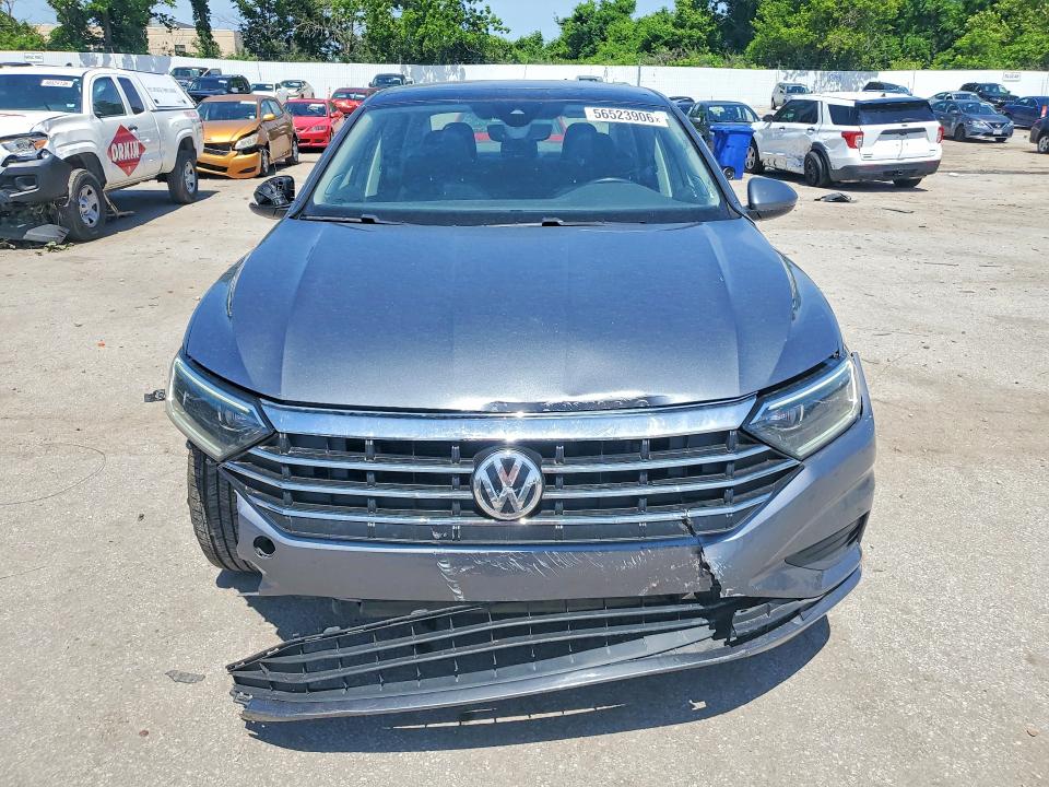 56523906 :رقم المزاد ، 3VWE57BU5MM083571 vin ، 2021 Volkswagen Jetta مزاد بيع