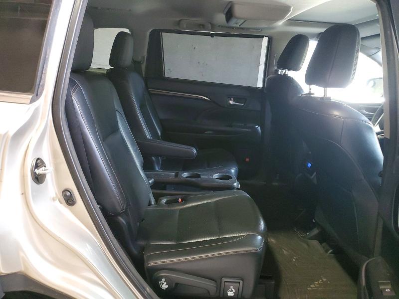 Продажа на аукционе авто 2015 Toyota Highlander, vin: 5TDDKRFHXFS079759, номер лота: 57381796