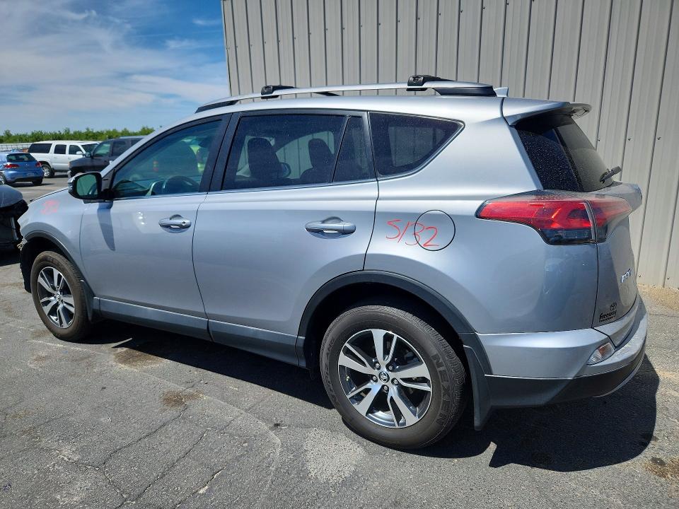 55701216 :رقم المزاد ، 2T3WFREV1JW463084 vin ، 2018 Toyota Rav4 مزاد بيع